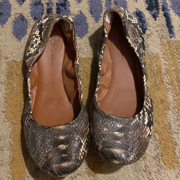 BCBG flats - Picture 1 of 2